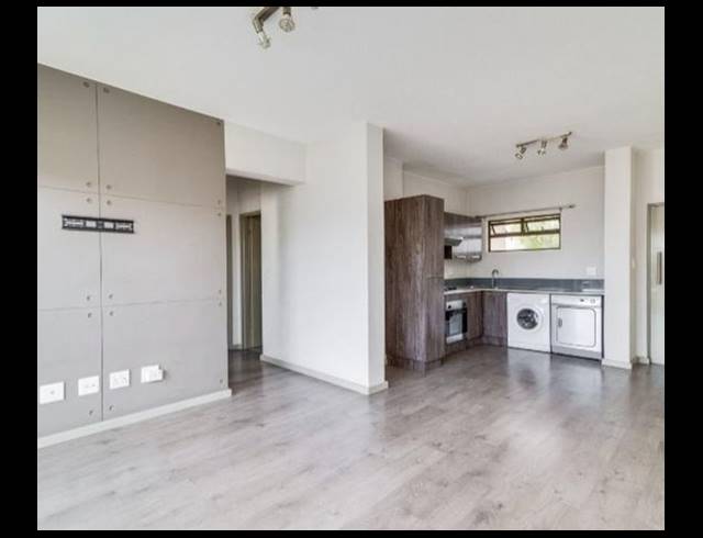 2 BEDROOM APARTMENT FOR SALE IN LONEHILL